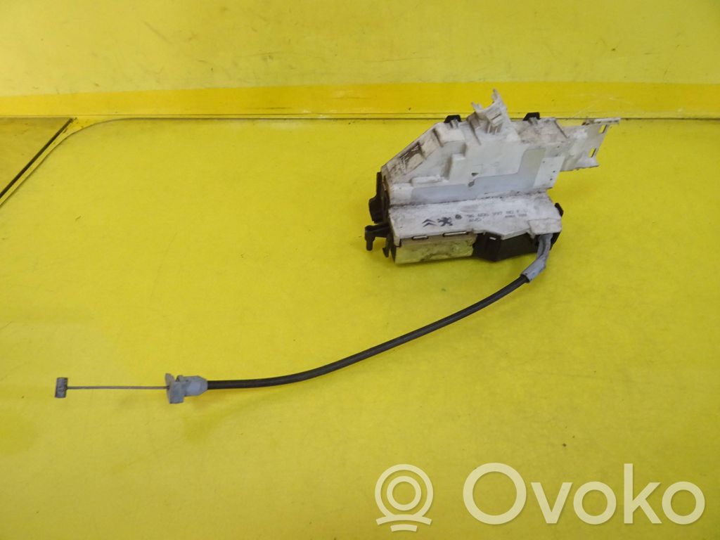 Citroen C4 I Etuoven lukko 