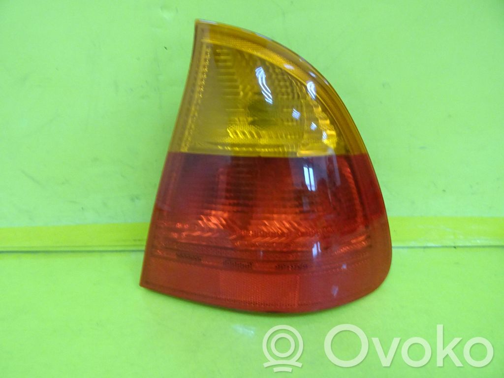 BMW 3 E46 Задний фонарь в кузове 