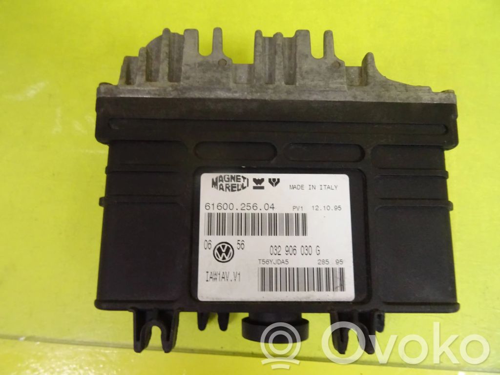 Volkswagen Golf III Engine control unit/module 