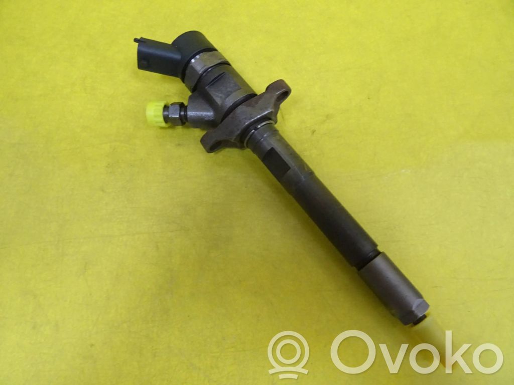 Citroen C4 I Polttoainesuutin 