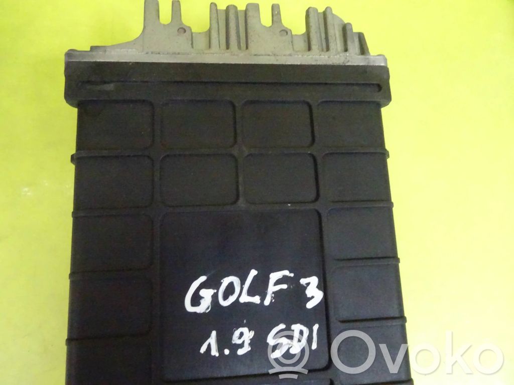 Volkswagen Golf III Engine control unit/module 