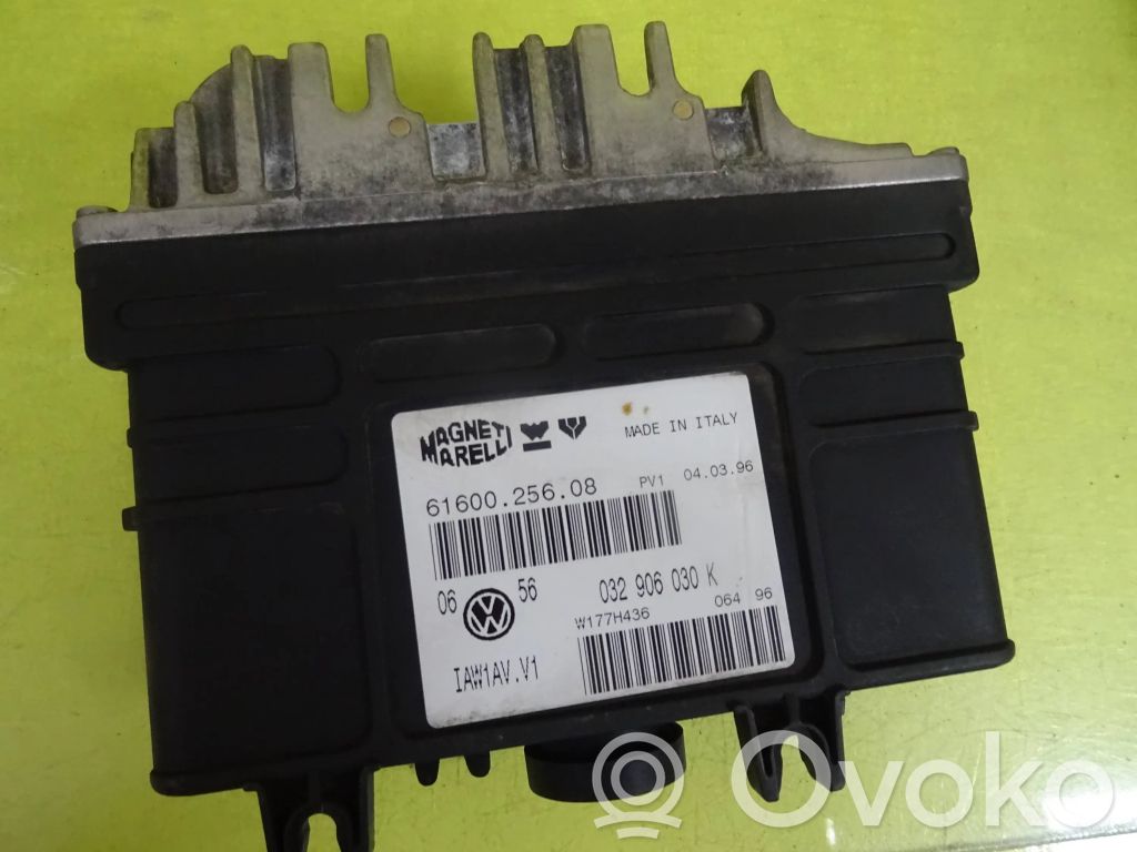 Volkswagen Golf III Engine control unit/module 