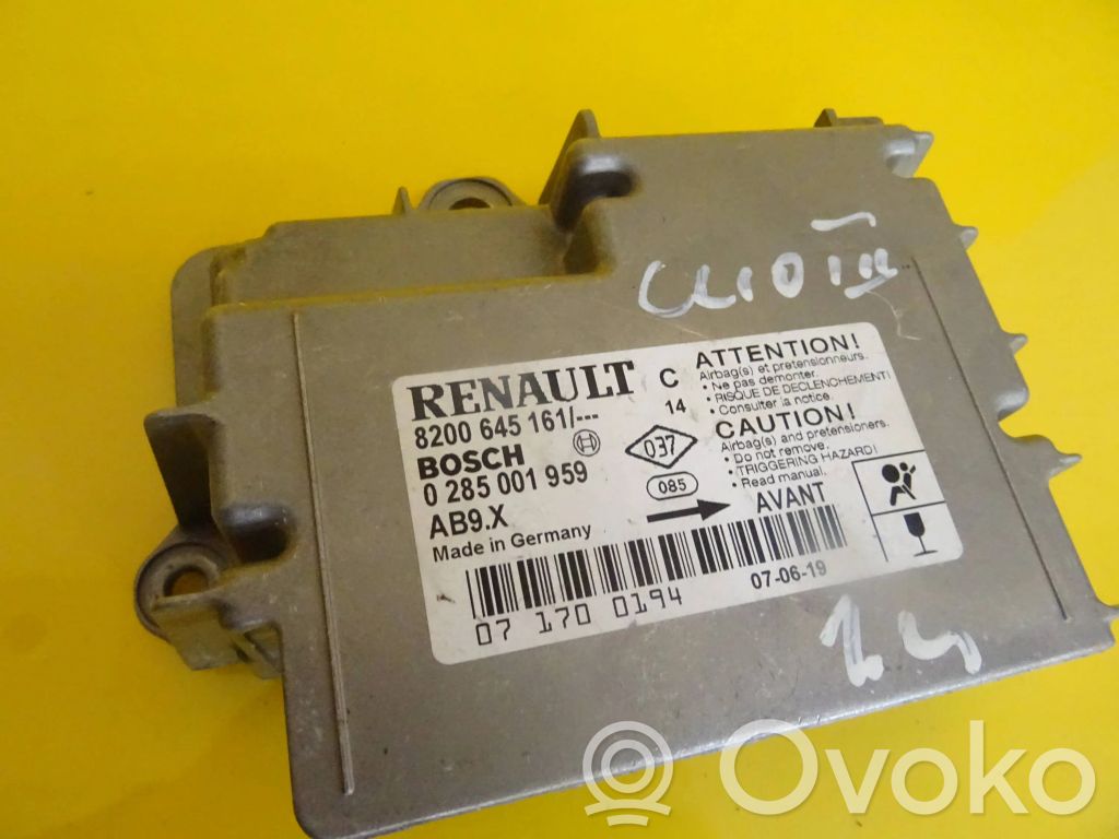 Renault Clio III Airbag control unit/module 