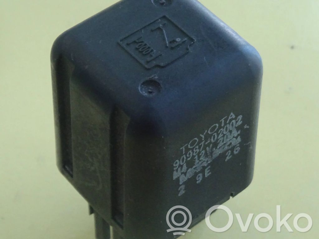 Toyota Corolla E110 Otros relés 