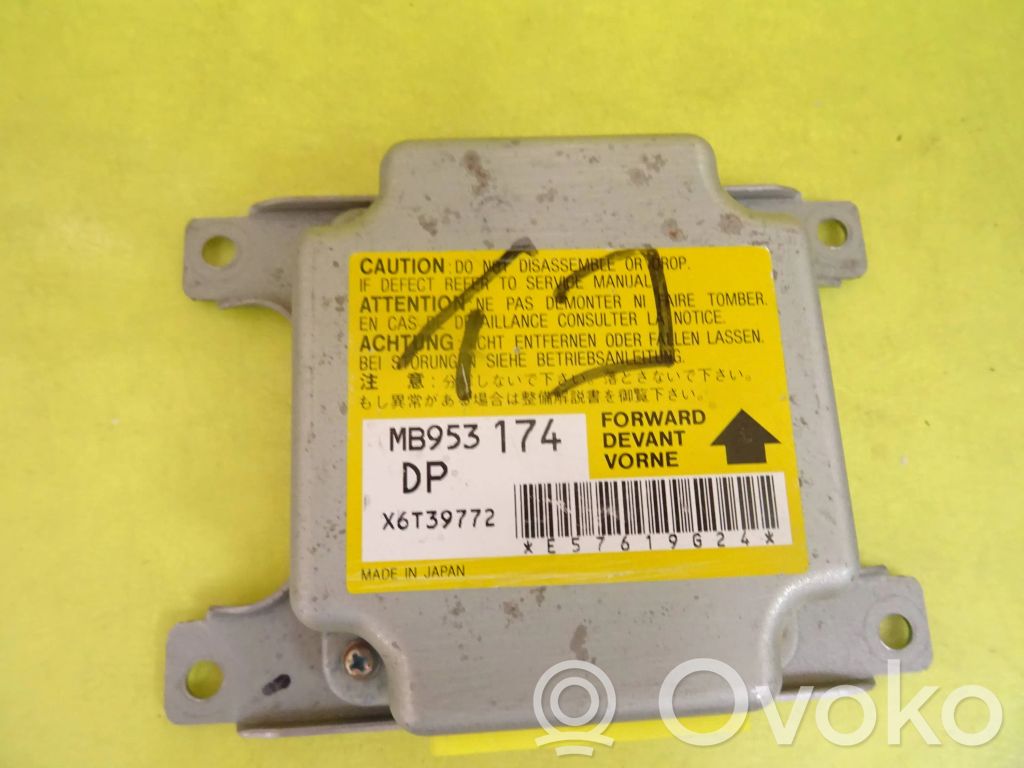 Mitsubishi Colt Airbag control unit/module 