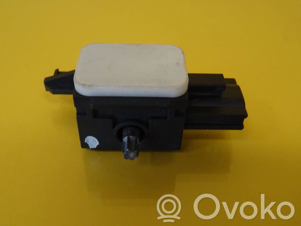 Renault Clio II Airbag deployment crash/impact sensor 