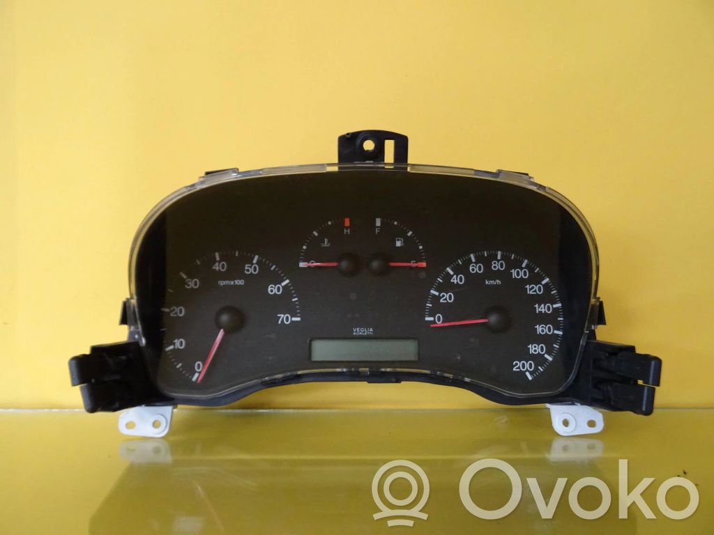Fiat Punto (188) Licznik / Prędkościomierz 