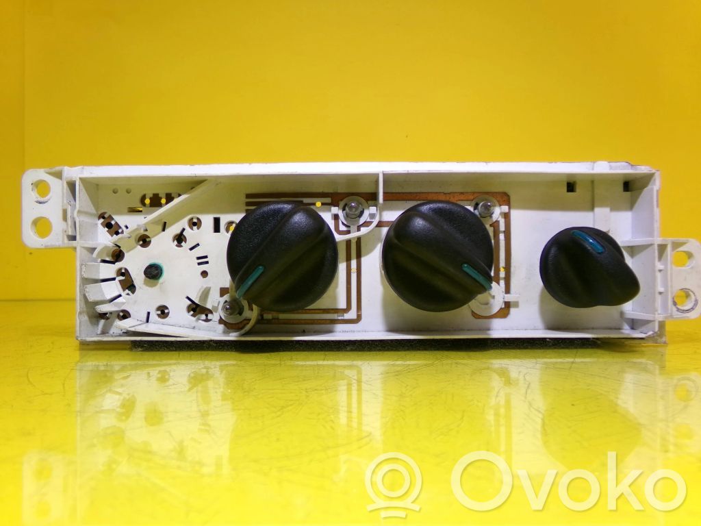 Interruptor de control del ventilador interior   04885336AA