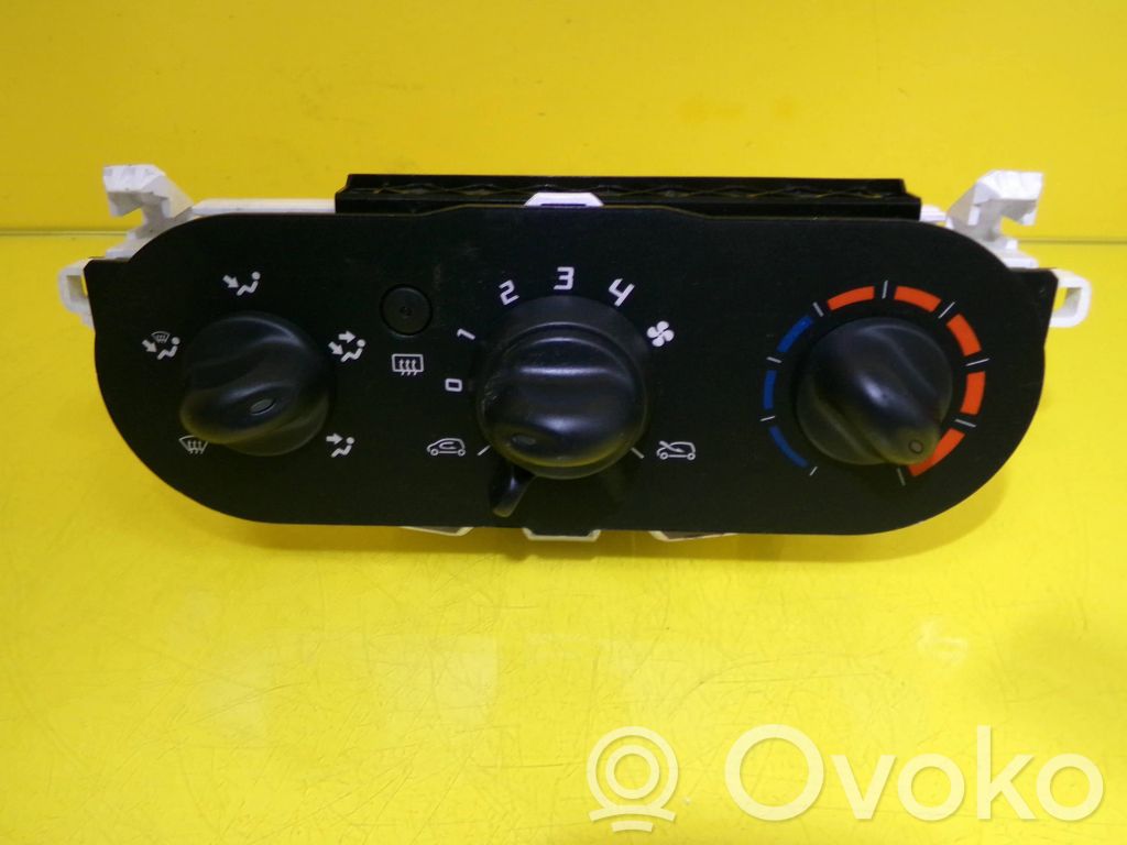 Renault Twingo II Climate control unit 