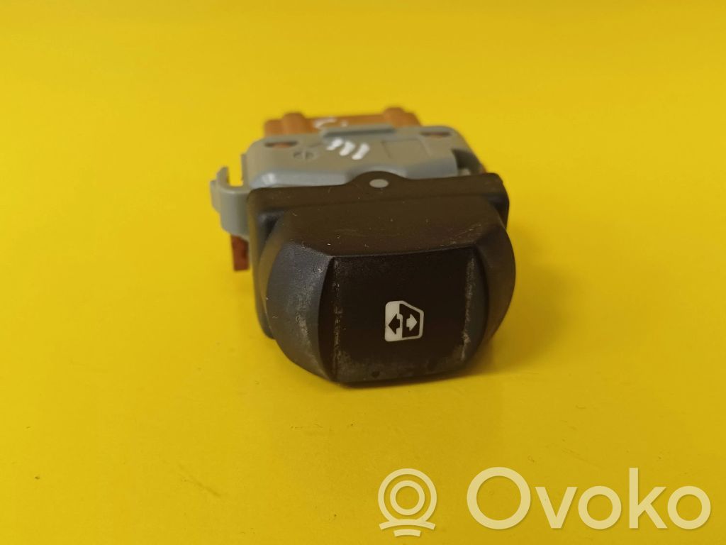Electric window control switch   28082,108266C