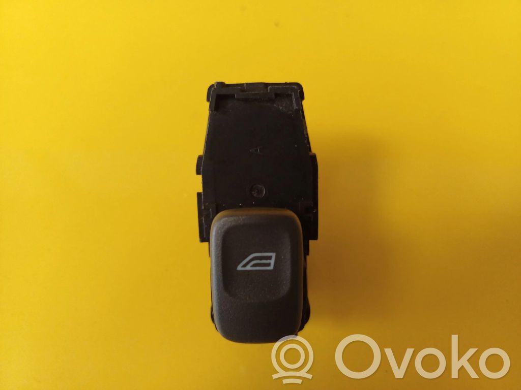 Electric window control switch   9472275
