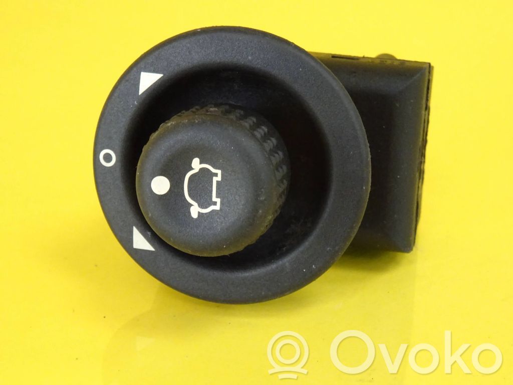 Interruptor del espejo lateral   93BG17B676BA