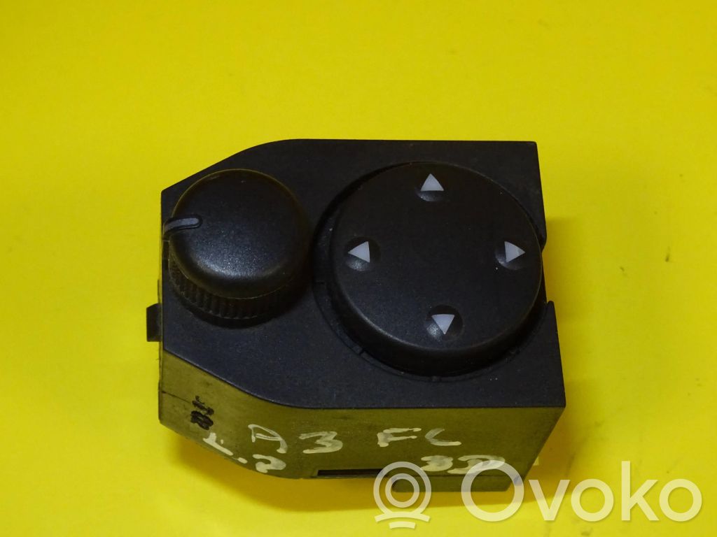 Audi A3 S3 8P Wing mirror switch 