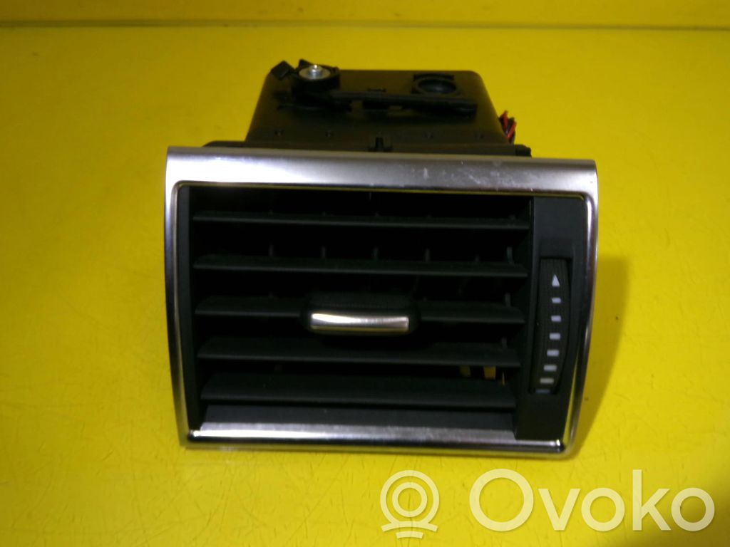 Centrinės oro grotelės   4E0820952