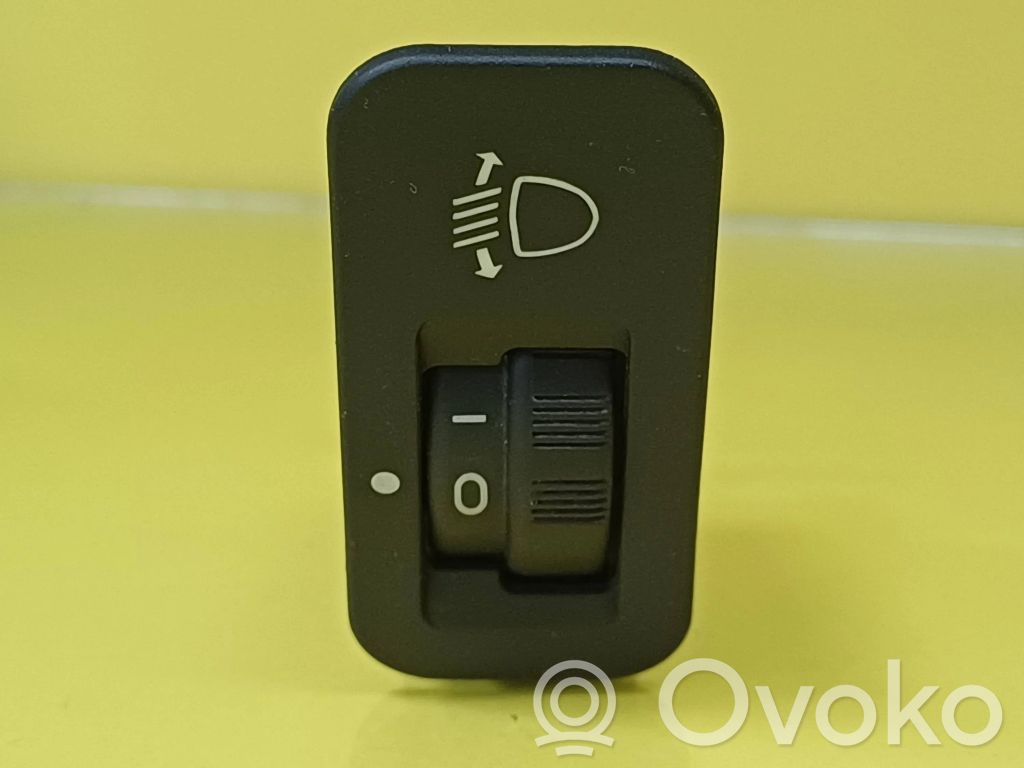 Peugeot 206 Headlight level height control switch 