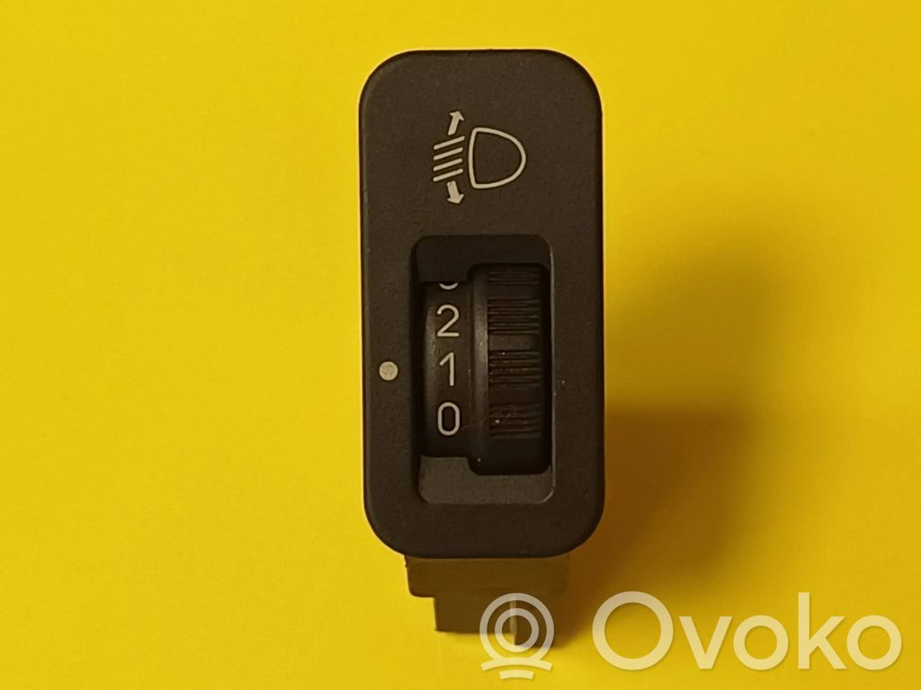 Headlight level height control switch