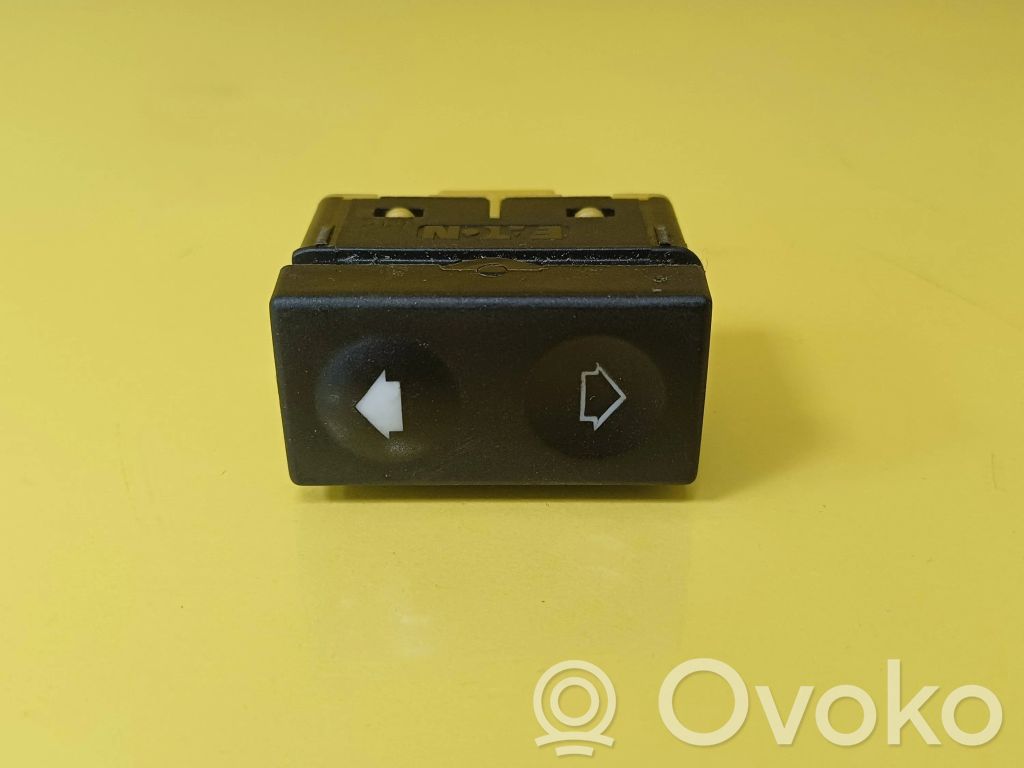 Electric window control switch   8368941