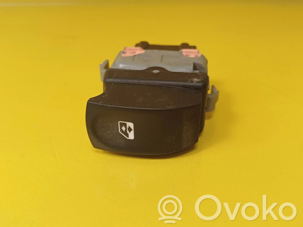 Renault Twingo II Electric window control switch 
