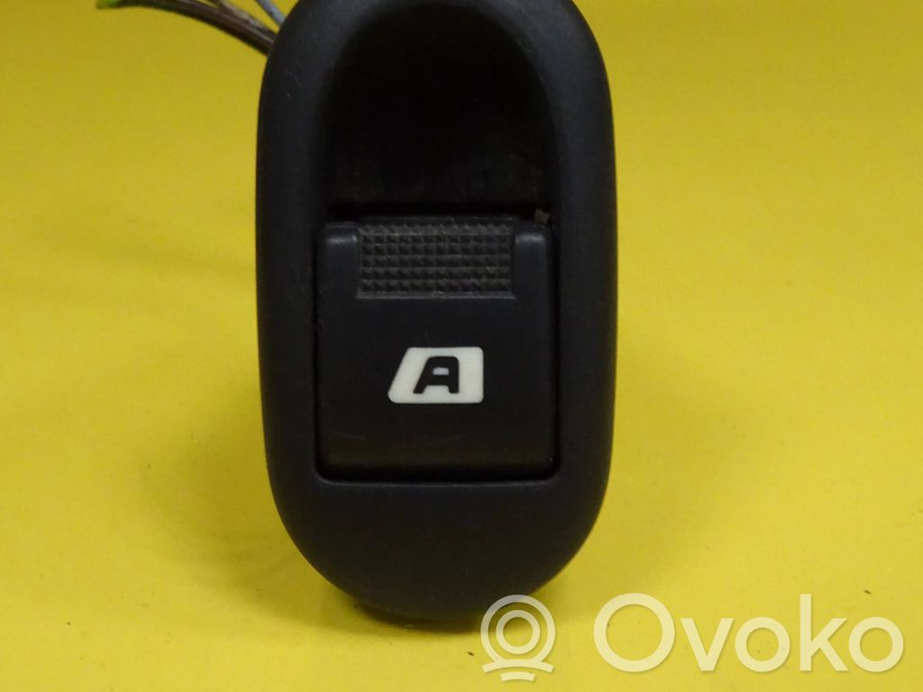 Electric window control switch   96401469XT