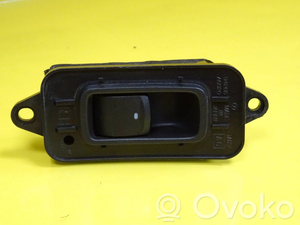Subaru Legacy Electric window control switch 