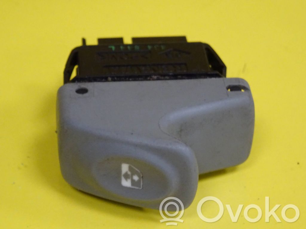Renault Twingo I Electric window control switch 