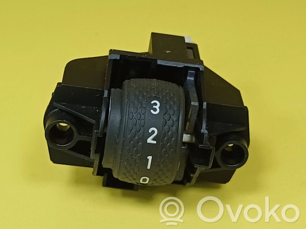 Headlight level height control switch   735245022