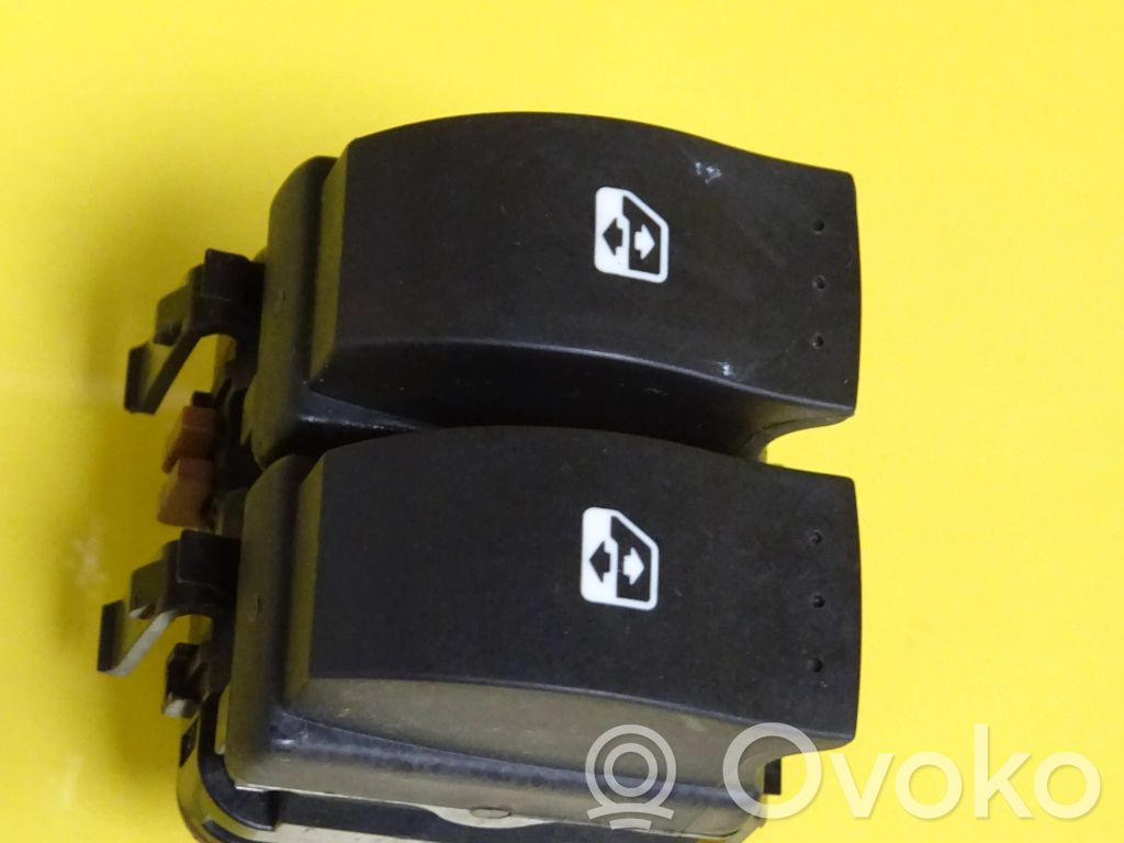 Electric window control switch   26503,015085A