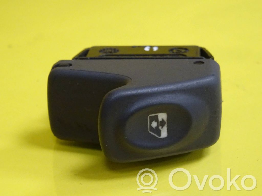 Renault Clio II Electric window control switch 