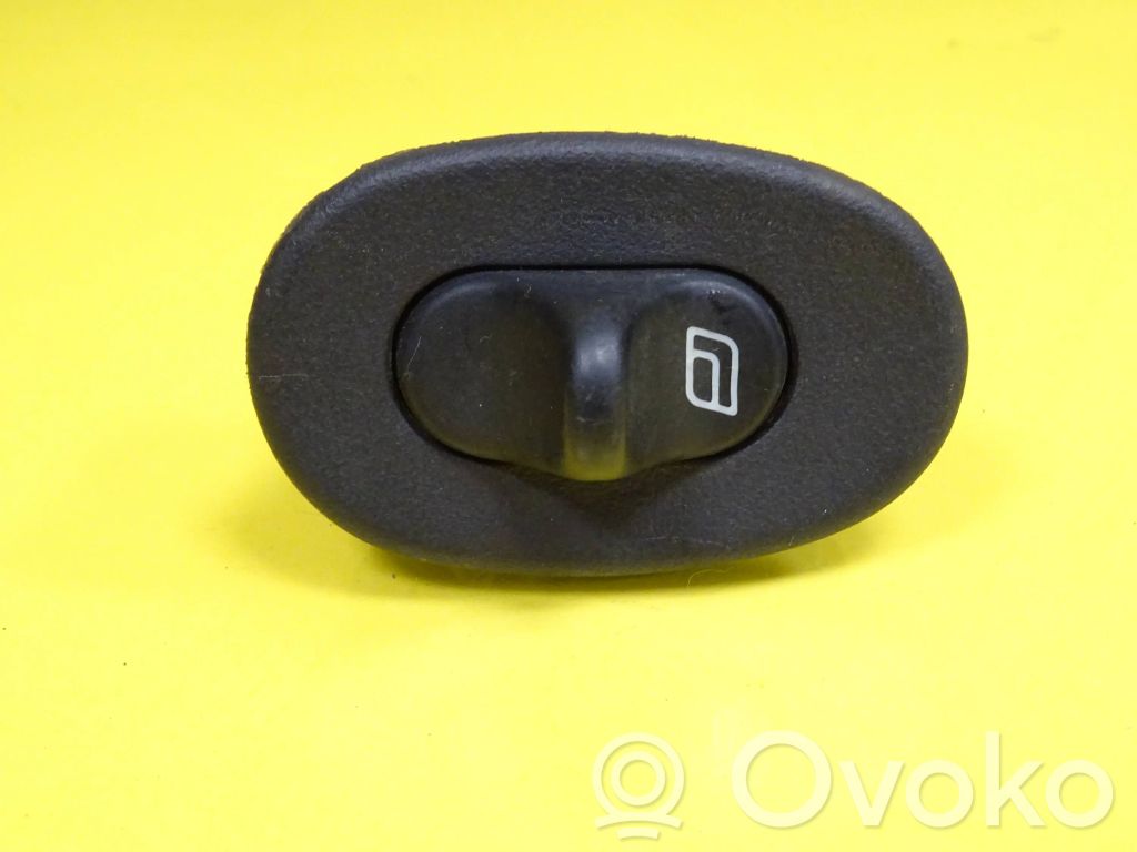 Electric window control switch   4519989
