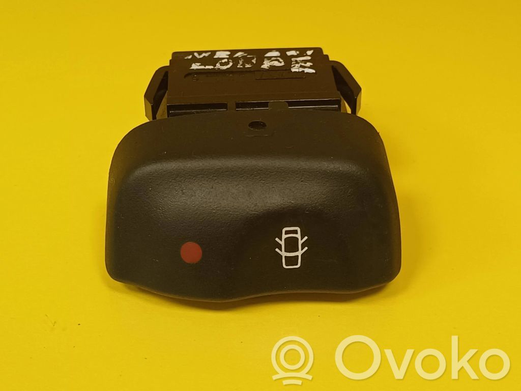Botón interruptor de bloqueo de puertas   841242B