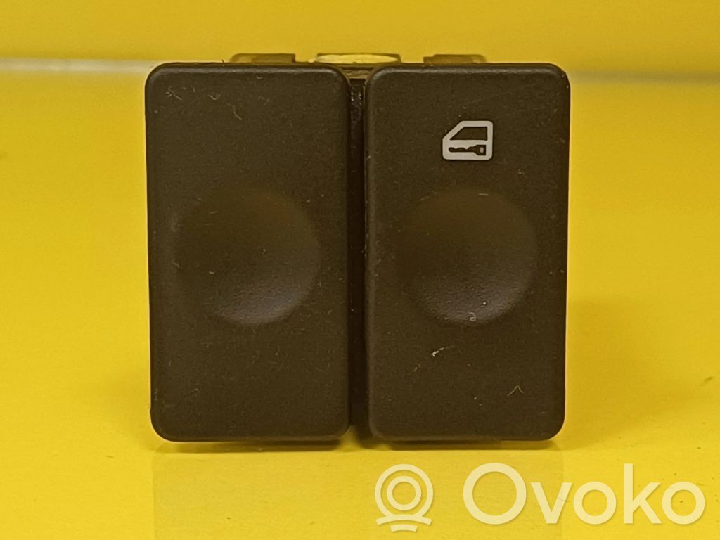 Central locking switch button   472163