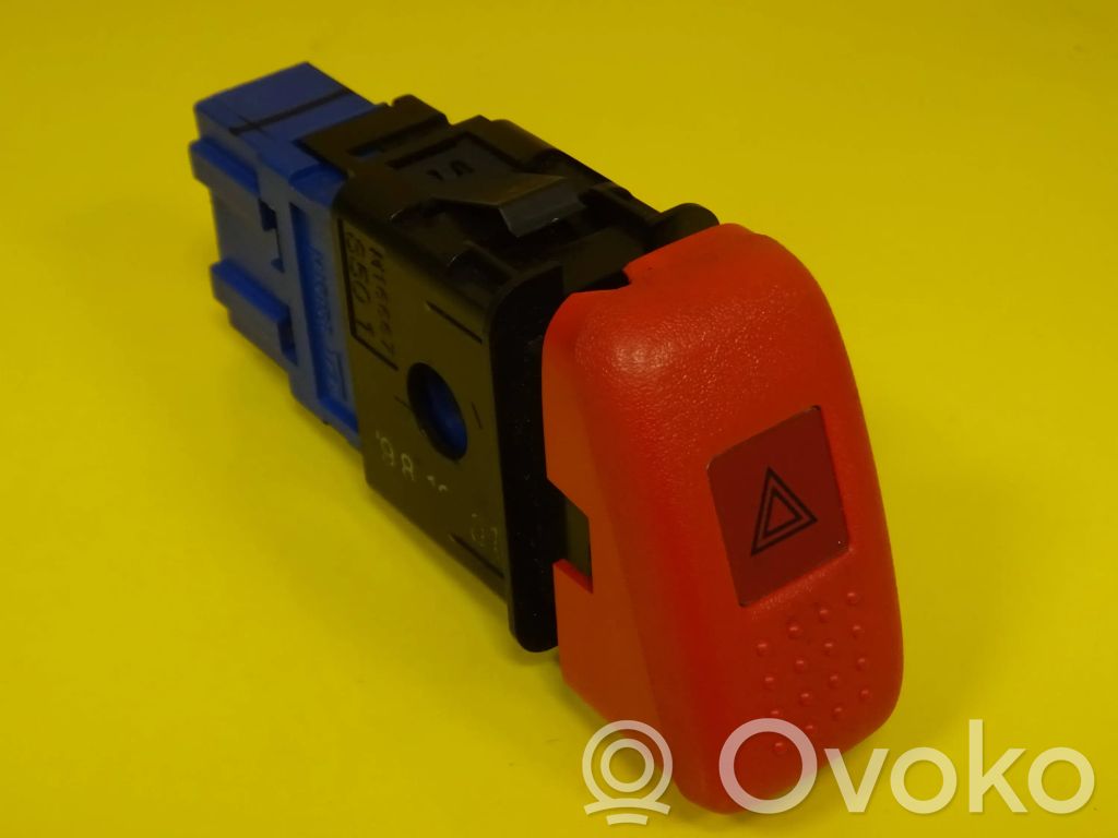 Hazard light switch   M16667,M16667S501