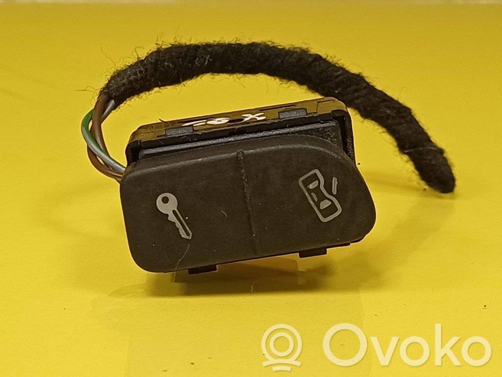 Volkswagen Fox Central locking switch button 