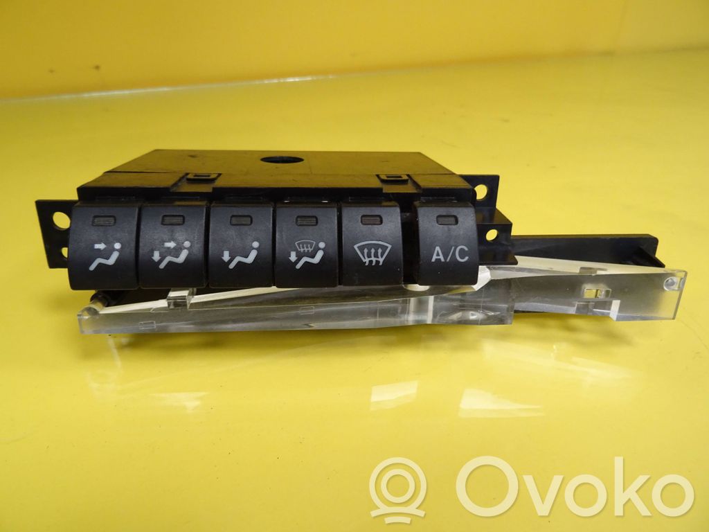 Suzuki Baleno EG Windscreen/window heater switch 