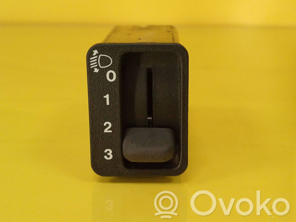 Honda CR-V Headlight level height control switch 