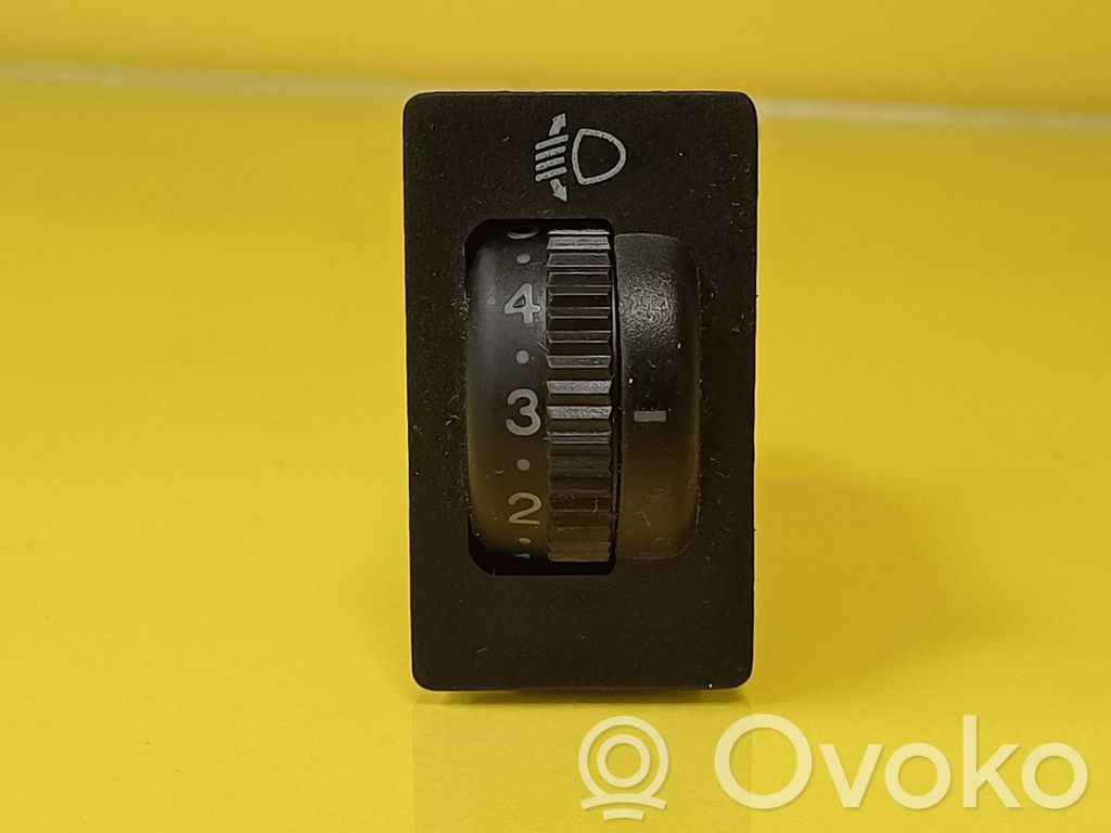 Headlight level height control switch