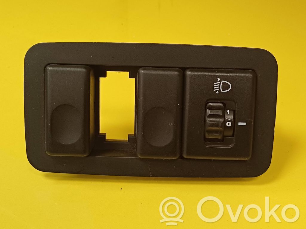 Hyundai Accent Headlight level height control switch 