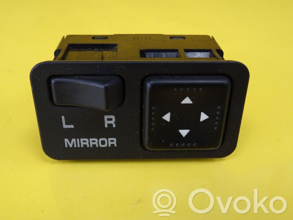 Wing mirror switch