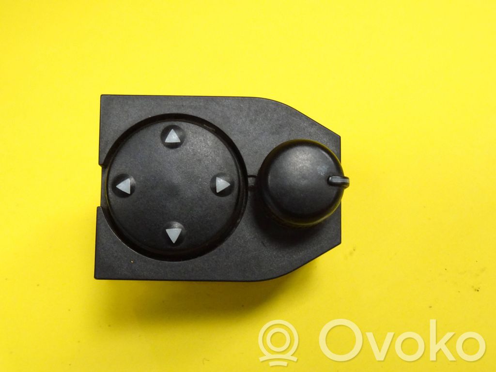 Audi A4 S4 B5 8D Wing mirror switch 