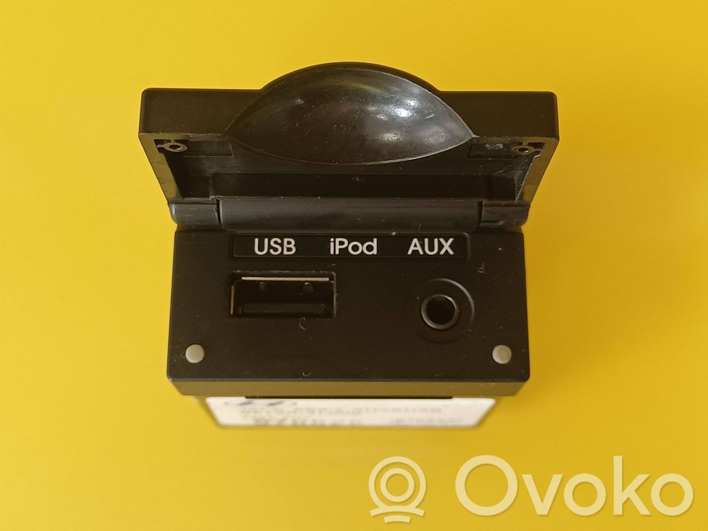 Hyundai i30 Enchufe conector USB 
