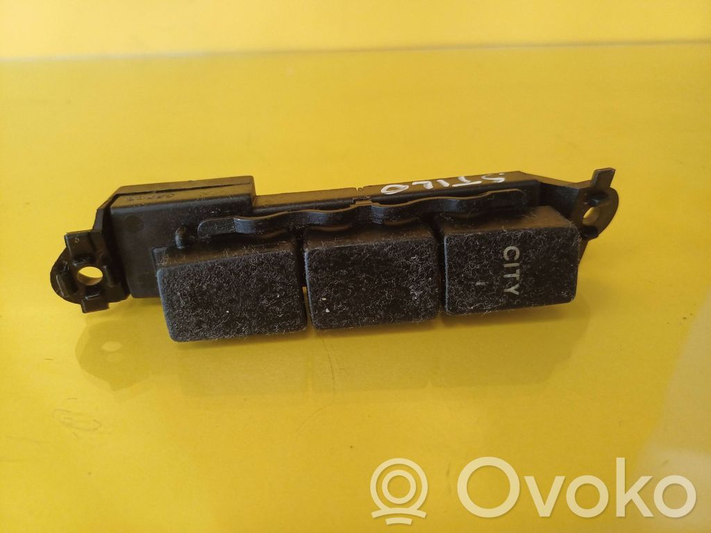 Interruptor de control de tracción (ASR)   B569