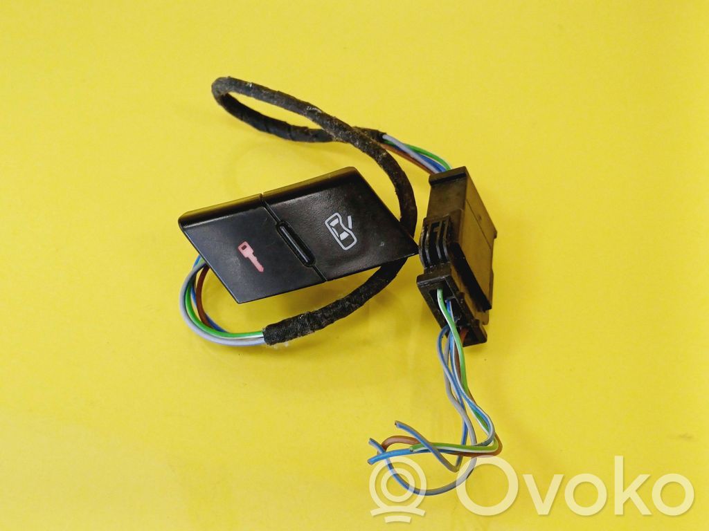 Central locking switch button   4B19621075PR