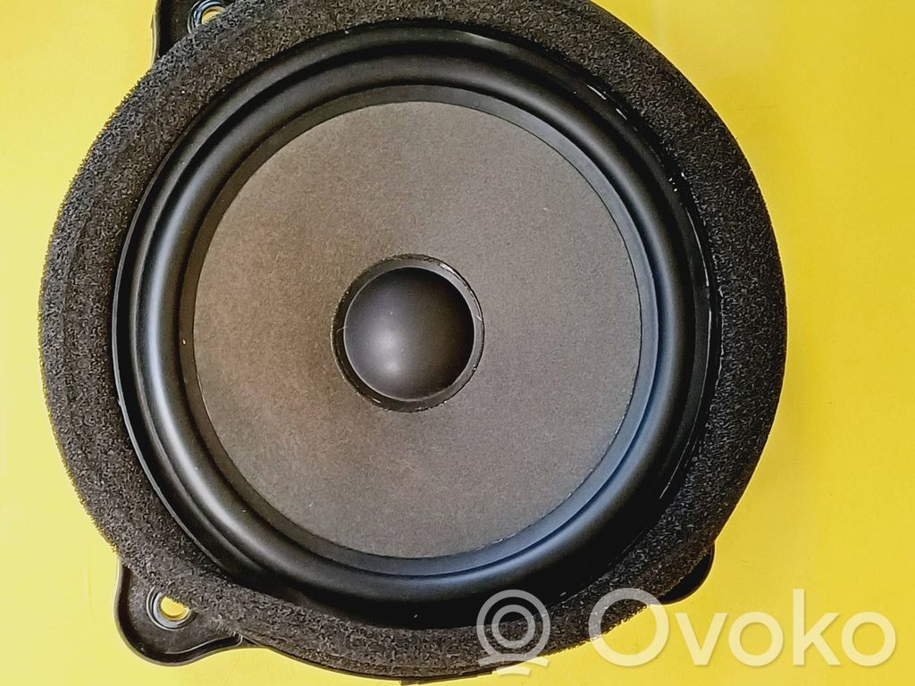 BMW 3 E46 Altavoz de la puerta delantera 