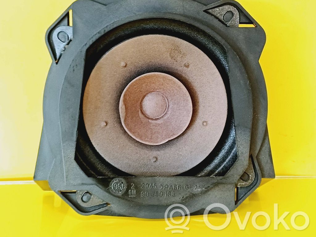 Opel Corsa B Skaļrunis (-i) priekšējās durvīs 