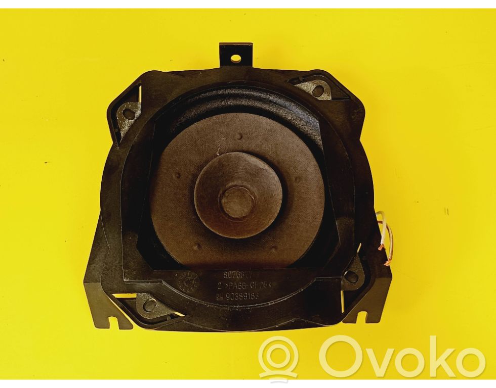 Opel Corsa B Skaļrunis (-i) pakaļējās durvīs 
