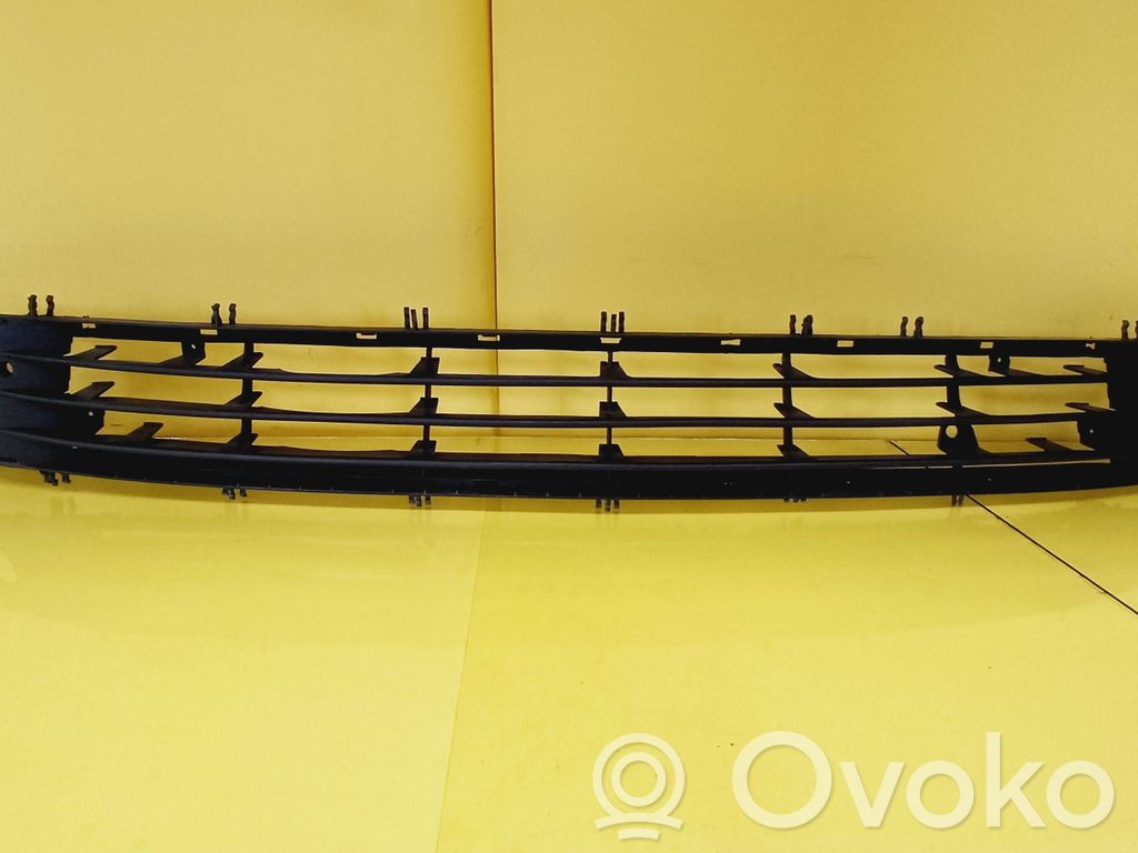 Opel Corsa C Rejilla inferior del parachoques delantero 