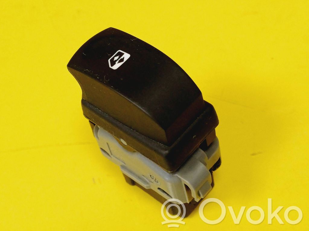 Renault Clio III Electric window control switch 