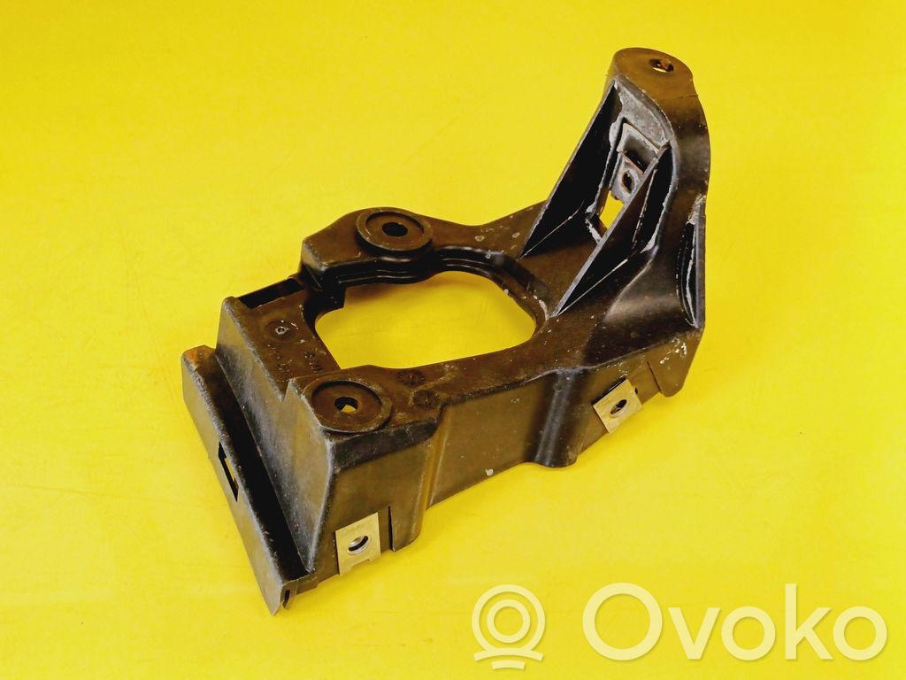 Audi A6 S6 C5 4B Front bumper mounting bracket 