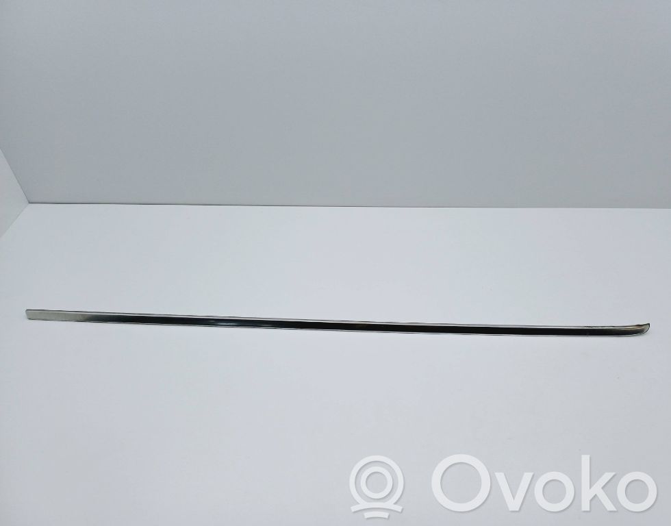 Rear side glass trim