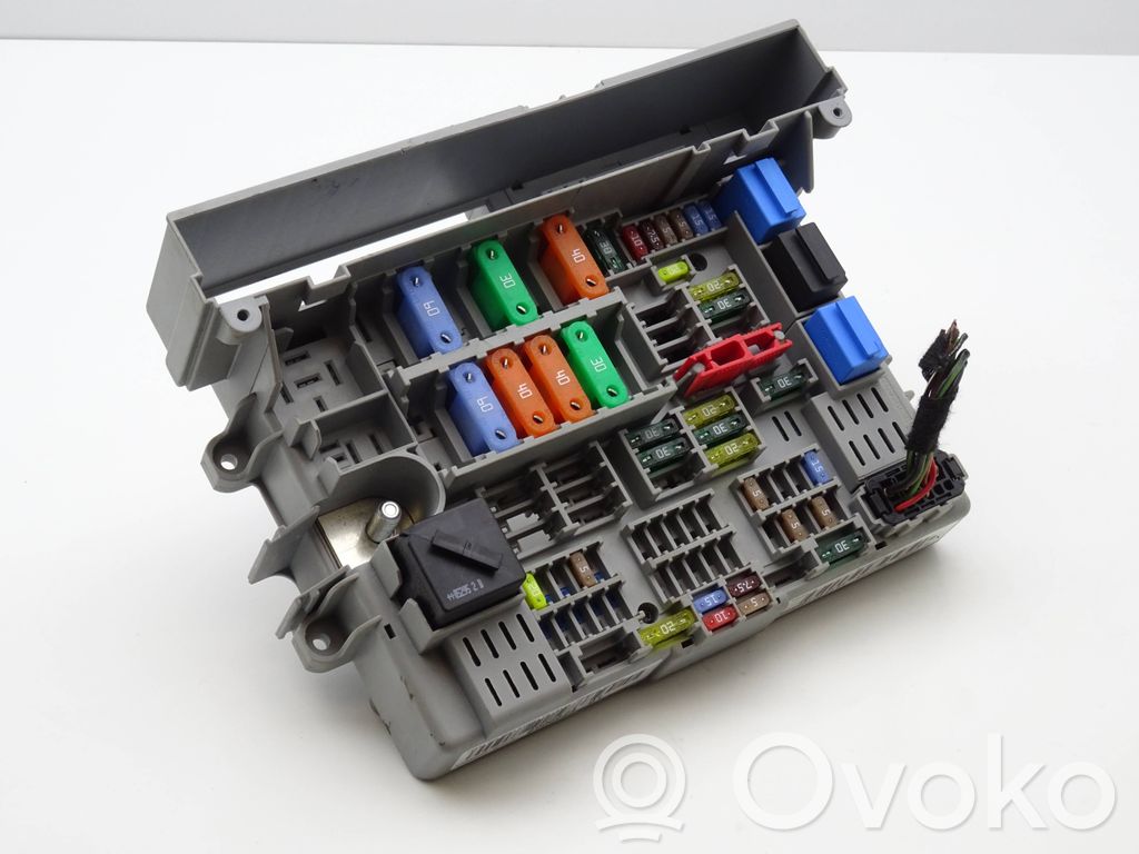 BMW 1 E81 E87 Module de fusibles 